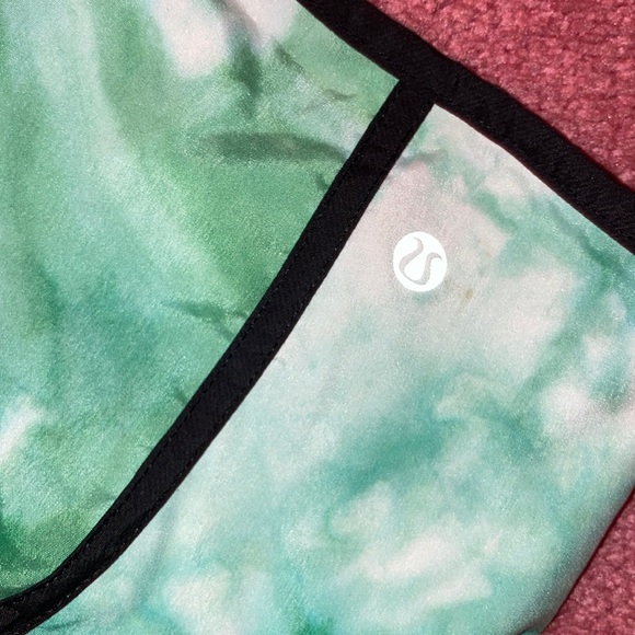 💛Rare Lululemon Shorts - Picture 2 of 2